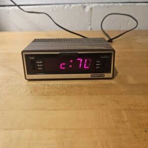 Spartus Wood Grain Alarm Clock Model 1120 Snooze Digital Vintage